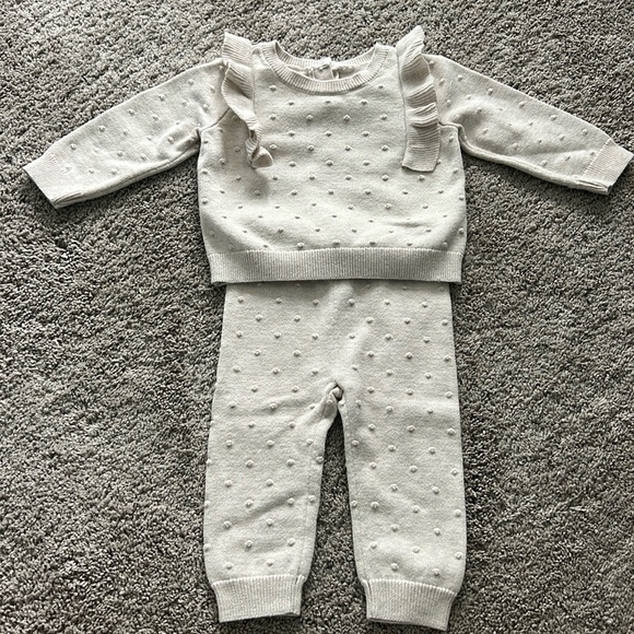 Baby GAP sweater set - Picture 1 of 6
